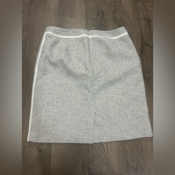 White House Black Market Elegant Gray and White Shimmer Skirt - Picture 3 of 5
